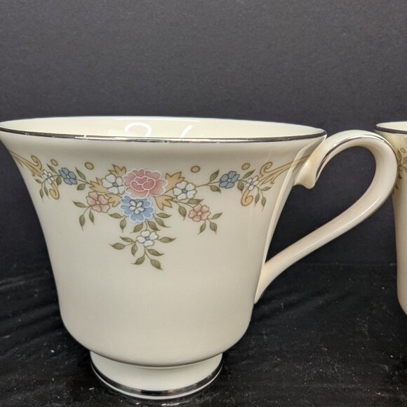 Vintage Royal Doulton England Fine Bone China Giselle H5086 Teacup Set of 2 - Picture 2 of 8